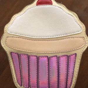 Tween, cupcake handbag in almost new condition